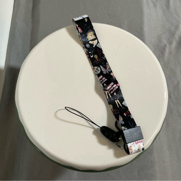 Taylor Swift Lanyard and Keychain Set - Picture 2 of 5